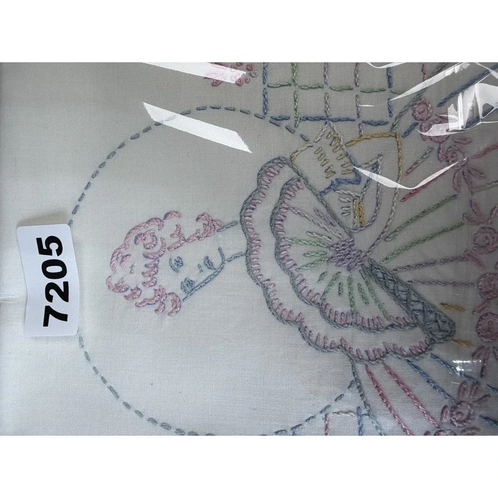 Vintage Hand Embroidered Pillowcases Set 2 Lady Fan White Standard PTA Pin
